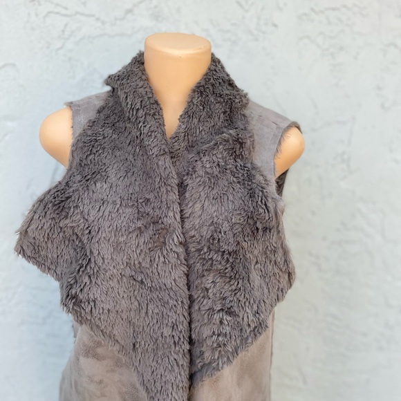 Saks Fifth Avenue Sweaters - Saks Fifth Avenue cardigan